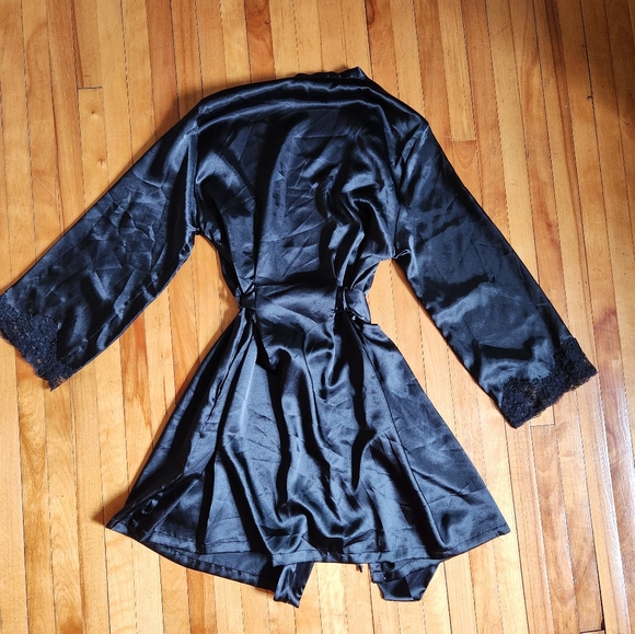 Jones New York robe in black size small - Picture 7 of 7